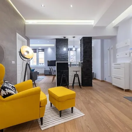 Dream 2bdr 2bthr At The Location Appartement